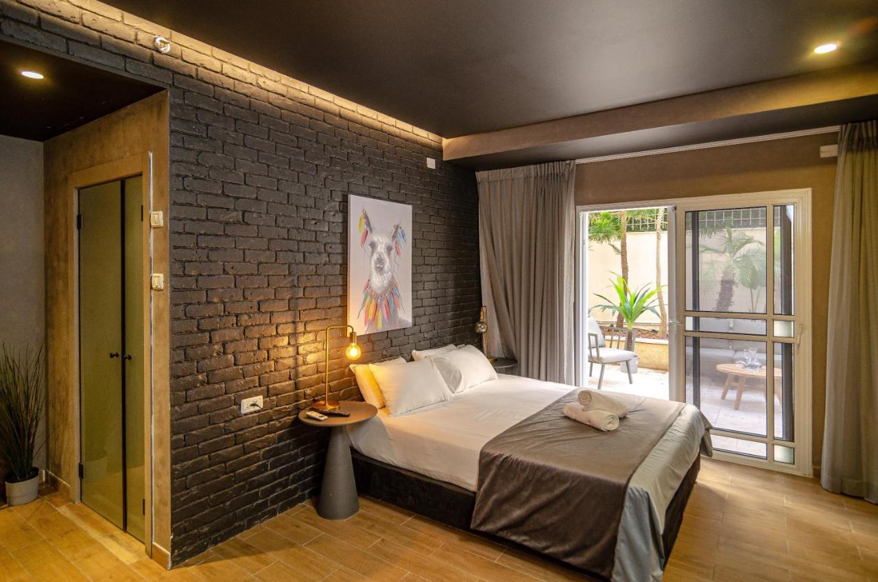 Beer Garden Hotel Tel Aviv Exterior photo